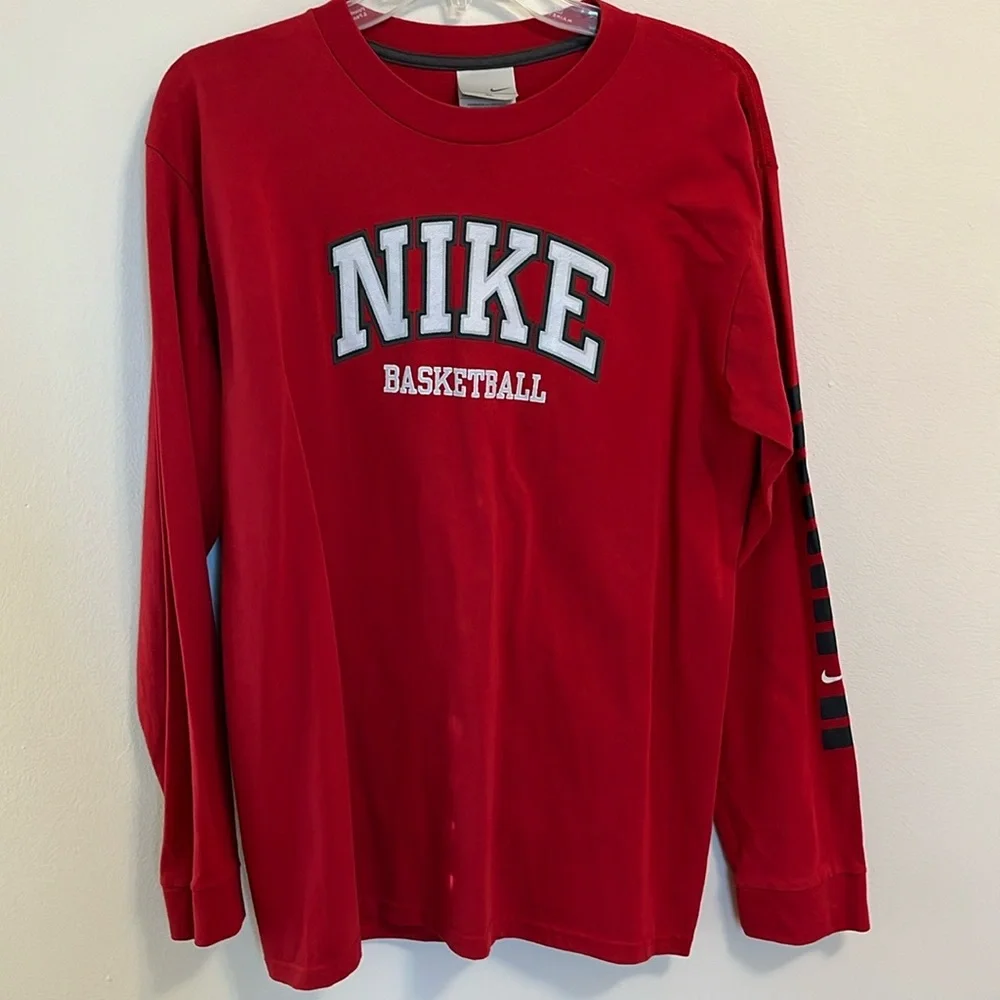 Nike basketball swoosh tee shirt size XL 18-20 red long sleeve cotton Spellout